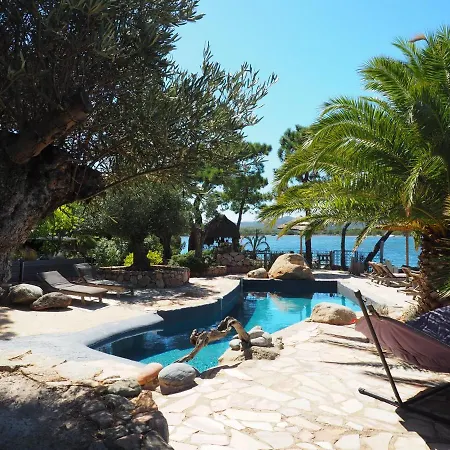 Lejlighedshotel Maranatha, Front De Avec