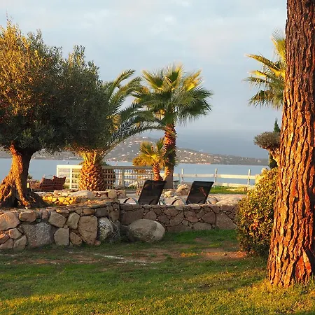 Aparthotel Maranatha Pieds Dans L Eau