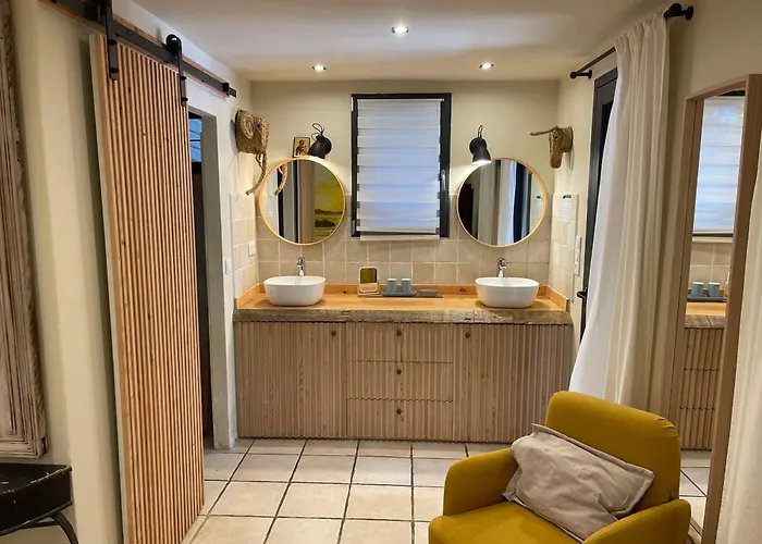 Maranatha, Front De Avec 4* פורטו-וישיו