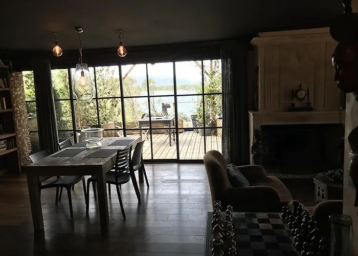 Maranatha, Front De Avec 4*